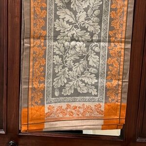 William Sonoma Fall Oak Leaf/Acorn Table Runner 108”x16”